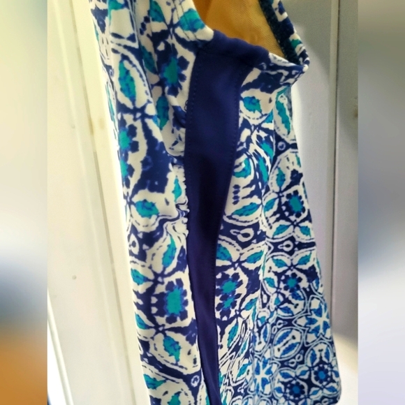 Swimsuits For All V Neck Medallion Print Tankini Swim Top - Picture 4 of 7